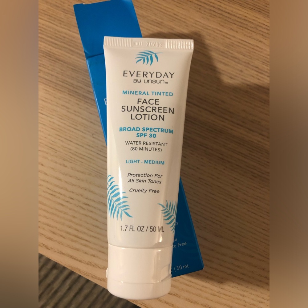 EVERYDAY BY UNSUN Mineral Tinted Face Sunscreen